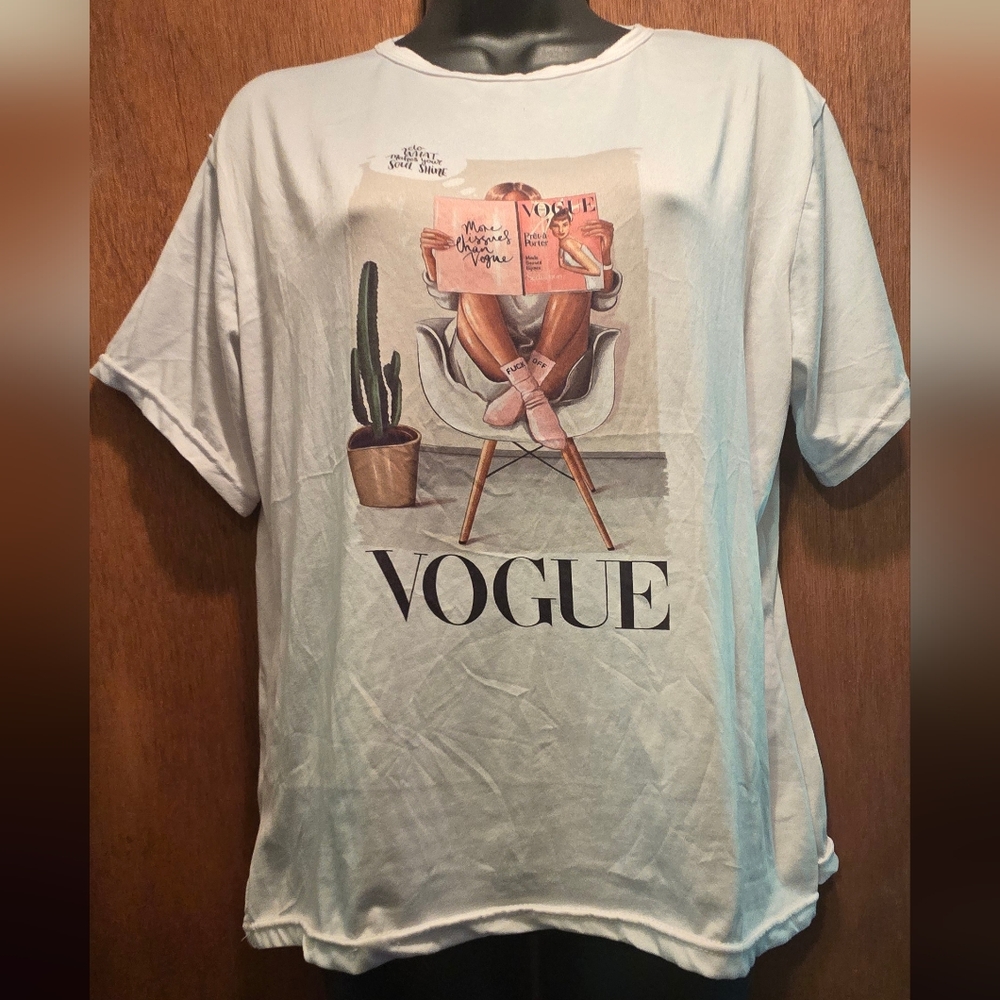 Vogue Graphic Short Sleeve White Tee SzM - Picture 2 of 7
